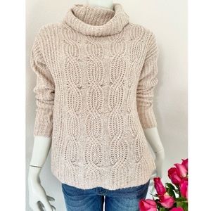 🦋 3/$15 Old Navy Oatmeal Turtleneck Sweater